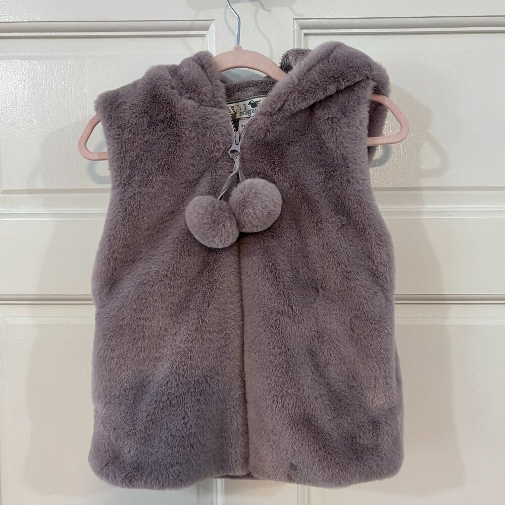 Widgeon Hooded Faux Fur Zip Up Vest, Girls size 6, Like new!!